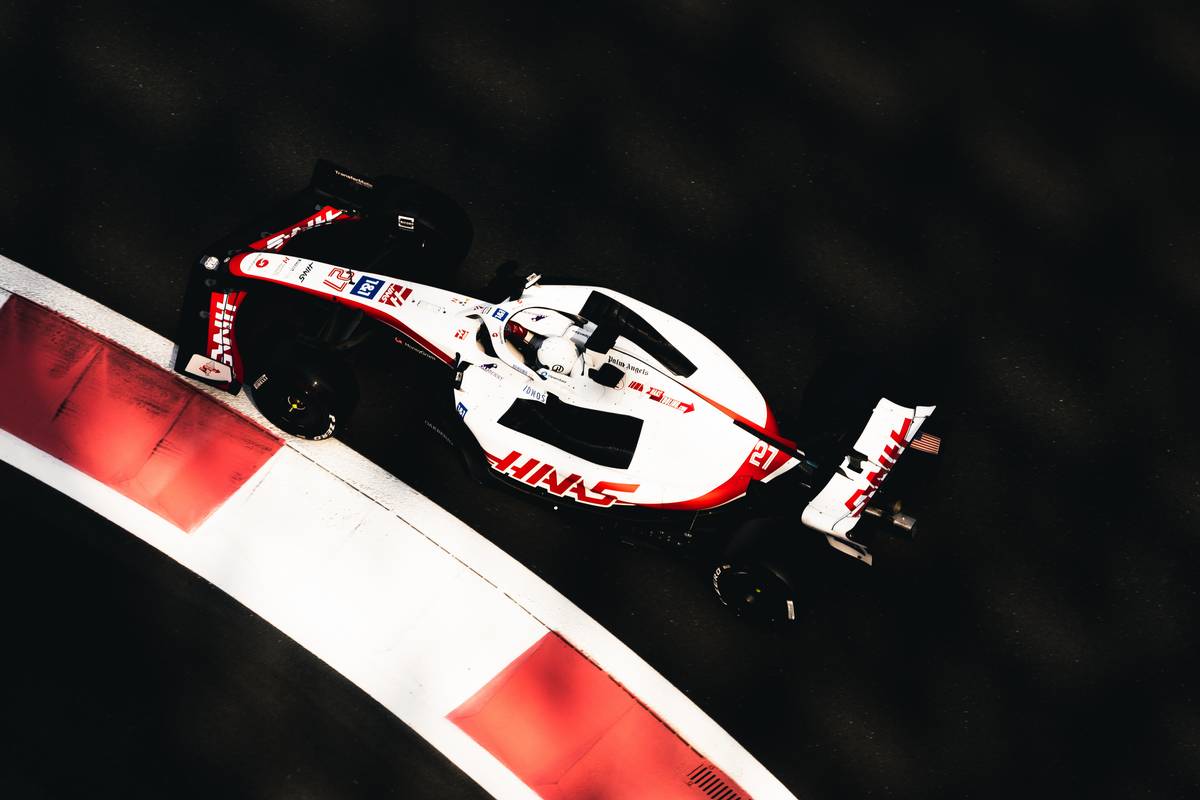 Nico Hulkenberg (GER) Haas VF-22. 22.11.2022. Formula 1 Testing, Yas Marina Circuit, Abu Dhabi, Tuesday