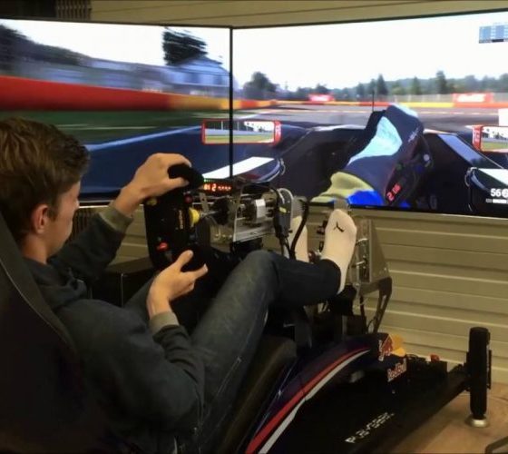 Verstappen to install F1 simulator on private jet!