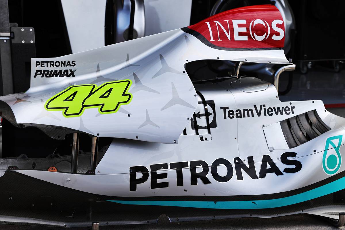 Lewis Hamilton (GBR) Mercedes AMG F1 W13 - engine cover and sidepod. 28.07.2022. Formula 1 World Championship, Rd 13, Hungarian Grand Prix, Budapest, Hungary, Preparation