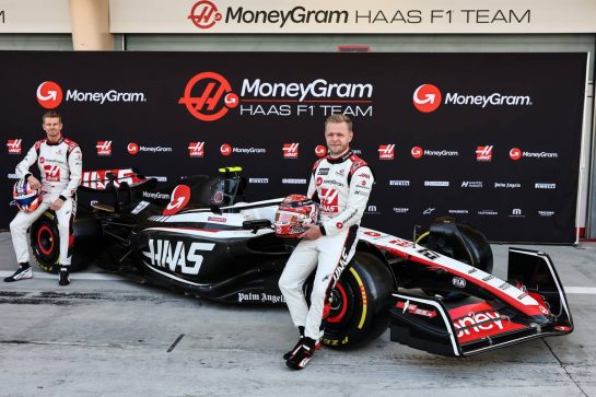 Nico Hulkenberg (GER), Haas F1 Team and Kevin Magnussen (DEN), Haas F1 Team
23.02.2023. Formula 1 Testing, Sakhir, Bahrain, Day One.
- www.xpbimages.com, EMail: requests@xpbimages.com © Copyright: Charniaux / XPB Images