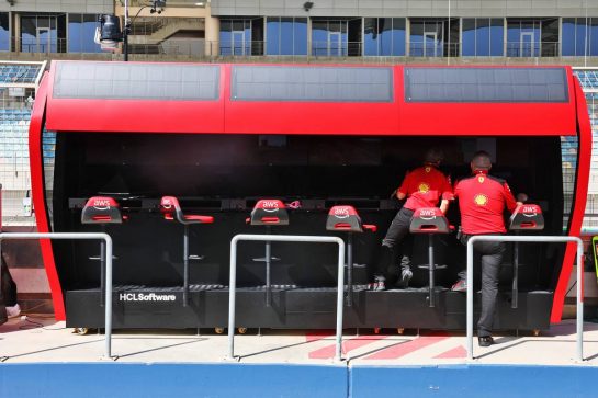 Ferrari pit gantry.
24.02.2023. Formula 1 Testing, Sakhir, Bahrain, Day Two.
- www.xpbimages.com, EMail: requests@xpbimages.com &copy; Copyright: Batchelor / XPB Images