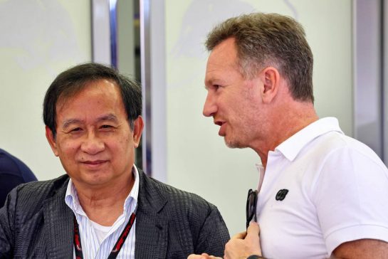 (L to R): Chalerm Yoovidhya (THA) Red Bull Racing Co-Owner with Christian Horner (GBR) Red Bull Racing Team Principal.
24.02.2023. Formula 1 Testing, Sakhir, Bahrain, Day Two.
- www.xpbimages.com, EMail: requests@xpbimages.com &copy; Copyright: Batchelor / XPB Images
