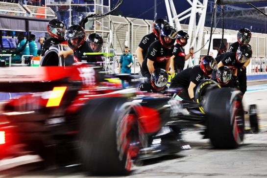 Zhou Guanyu (CHN) Alfa Romeo F1 Team C39 practices a pit stop.
24.02.2023. Formula 1 Testing, Sakhir, Bahrain, Day Two.
- www.xpbimages.com, EMail: requests@xpbimages.com &copy; Copyright: Batchelor / XPB Images