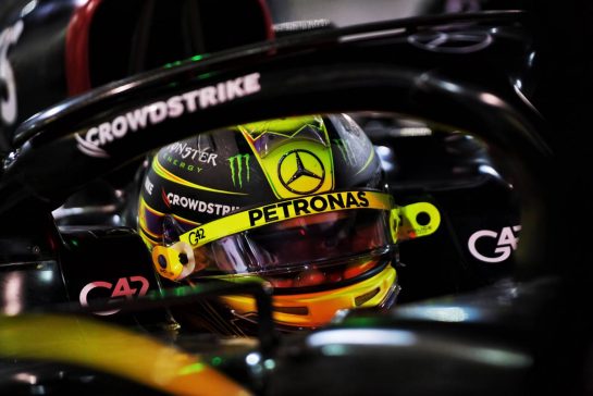 Lewis Hamilton (GBR) Mercedes AMG F1 W14 in the pits.
25.02.2023. Formula 1 Testing, Sakhir, Bahrain, Day Three.
- www.xpbimages.com, EMail: requests@xpbimages.com © Copyright: Price / XPB Images