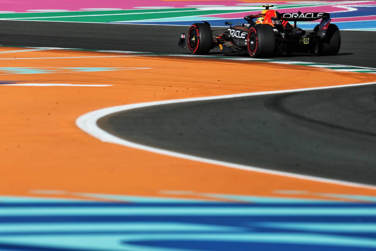 Verstappen leads Red Bull 1-2 in Jeddah FP1 – Alonso P3