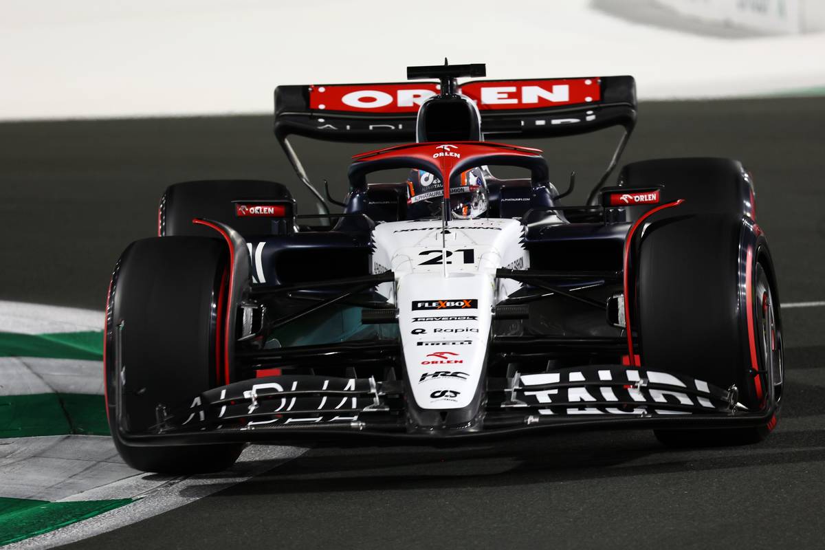 Tost: De Vries ‘still learning’ but will step up with a good car