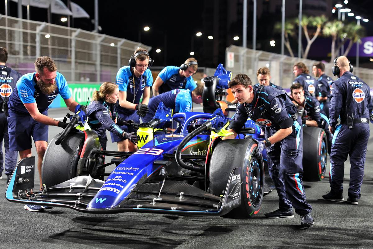 Alexander Albon (THA) Williams Racing FW45 on the grid.
19.03.2023. Formula 1 World Championship, Rd 2, Saudi Arabian Grand Prix, Jeddah, Saudi Arabia, Race Day.
- www.xpbimages.com, EMail: requests@xpbimages.com &copy; Copyright: Rew / XPB Images