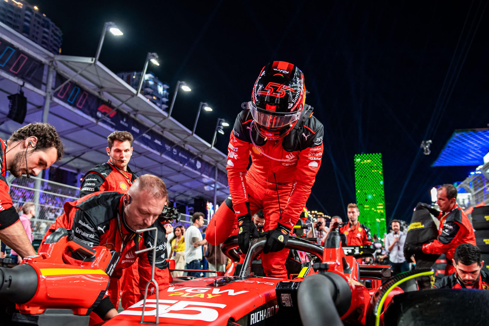 Sainz: Ferrari pace a sign ‘someone out there is doing a bit better’
