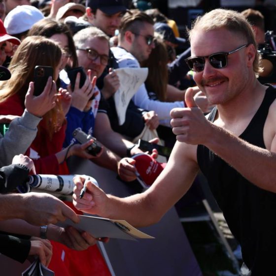 Hamilton praises more relaxed, laid-back Bottas