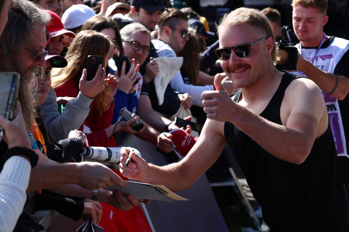 Hamilton praises more relaxed, laid-back Bottas