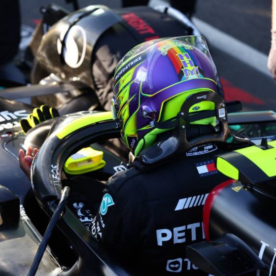 Button explains why Hamilton cockpit position hurting confidence