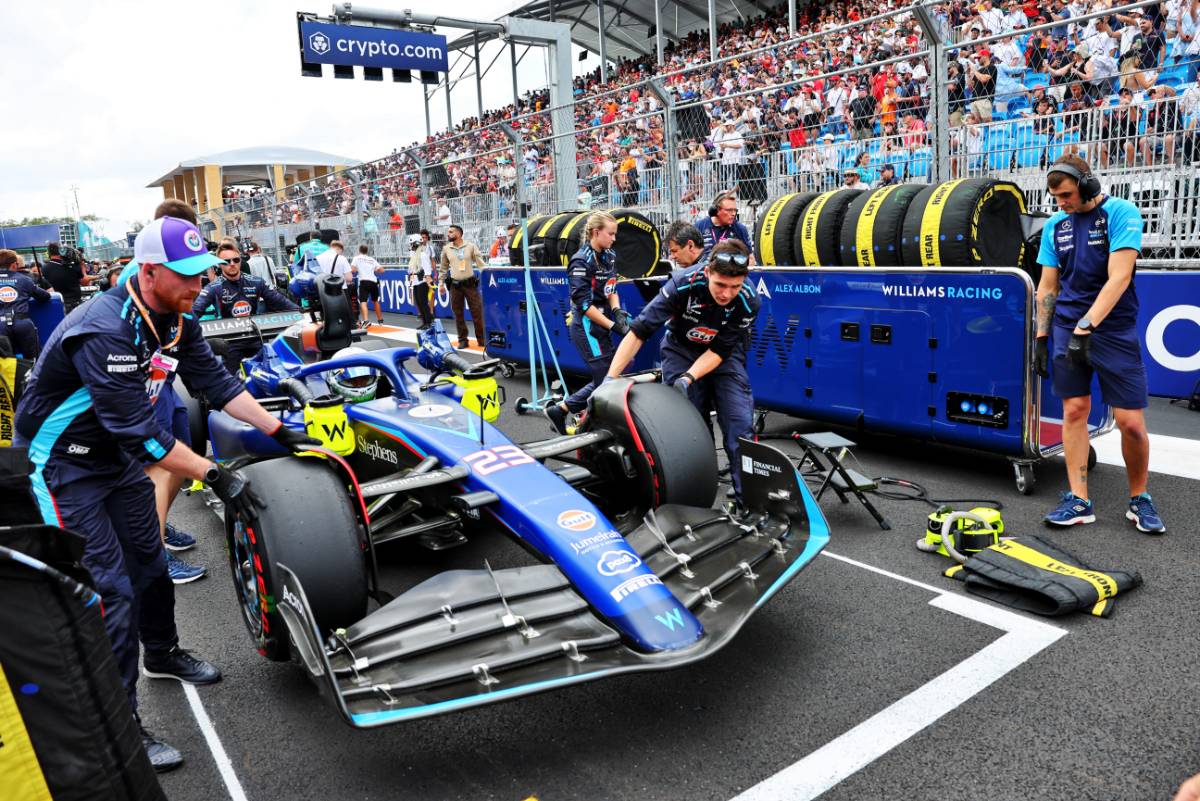 Vowles encourages Albon to continue speaking his mind