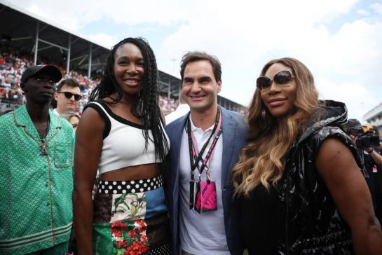 (L to R): Venus Williams (USA) Tennis Player; Roger Federer (SUI) Tennis Player; and Serena Williams (USA) Tennis Player, on the grid.
07.05.2023. Formula 1 World Championship, Rd 5, Miami Grand Prix, Miami, Florida, USA, Race Day.
 - www.xpbimages.com, EMail: requests@xpbimages.com &copy; Copyright: Gilbert / XPB Images