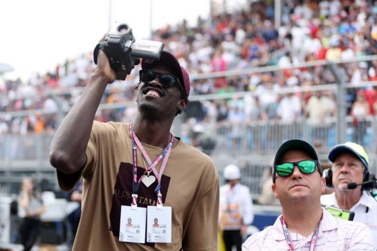 Pascal Siakam (CAM) Basketball Player, on the grid.
07.05.2023. Formula 1 World Championship, Rd 5, Miami Grand Prix, Miami, Florida, USA, Race Day.
 - www.xpbimages.com, EMail: requests@xpbimages.com &copy; Copyright: Gilbert / XPB Images