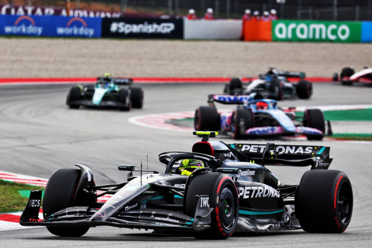 Mercedes drivers praise Schumacher for Spanish GP sim work