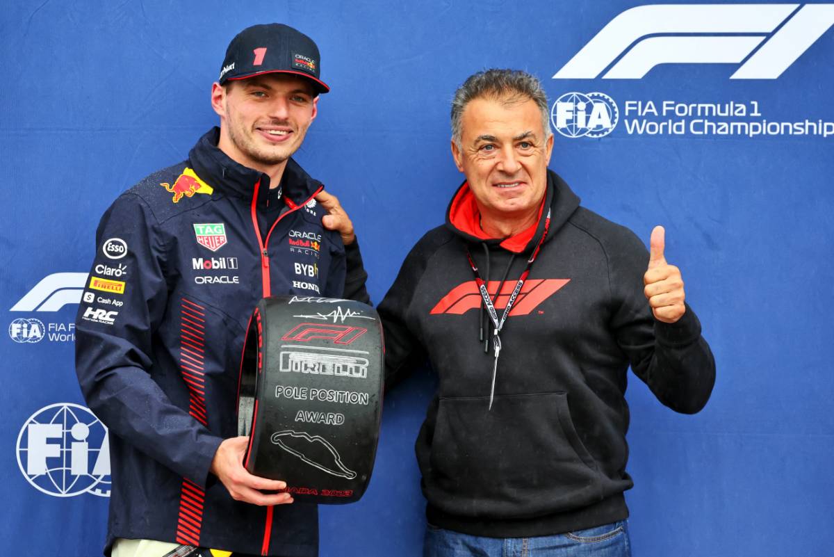 (L to R): Max Verstappen (NLD) Red Bull Racing receives the Pirelli Pole Position Award from Jean Alesi (FRA).
17.06.2023. Formula 1 World Championship, Rd 9, Canadian Grand Prix, Montreal, Canada, Qualifying Day.
- www.xpbimages.com, EMail: requests@xpbimages.com © Copyright: Batchelor / XPB Images