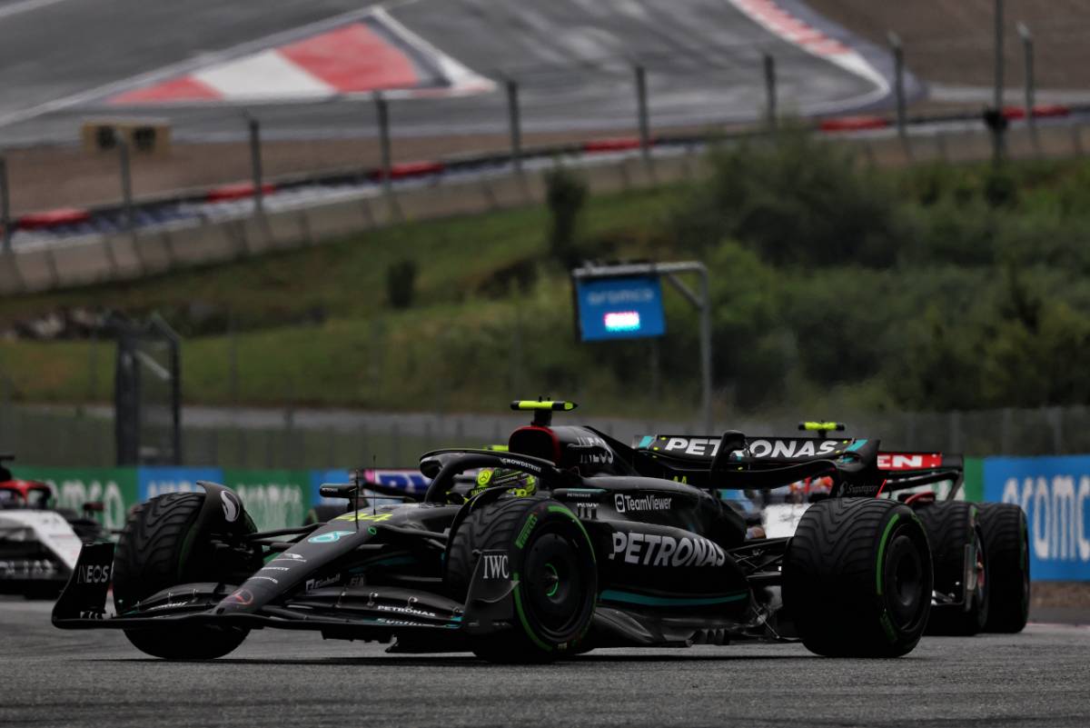 Hamilton ‘paid the price for playing safe’ in sprint