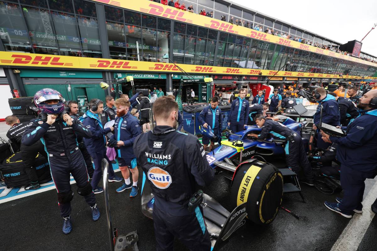 Alexander Albon (THA) Williams Racing FW45 in the pits as the race is stopped. 27.08.2023. Formula 1 World Championship, Rd 14, Dutch Grand Prix, Zandvoort, Netherlands, Race Day. - www.xpbimages.com, EMail: requests@xpbimages.com © Copyright: Bearne / XPB Images