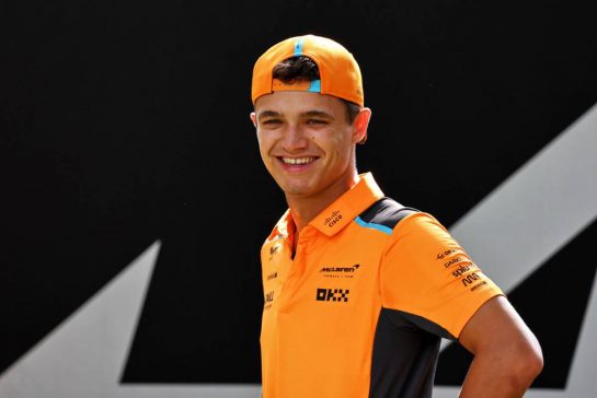 Lando Norris (GBR) McLaren plays golf in the paddock.
14.09.2023. Formula 1 World Championship, Rd 16, Singapore Grand Prix, Marina Bay Street Circuit, Singapore, Preparation Day.
- www.xpbimages.com, EMail: requests@xpbimages.com &copy; Copyright: Moy / XPB Images