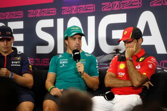 (L to R): Fernando Alonso (ESP) Aston Martin F1 Team and Carlos Sainz Jr (ESP) Ferrari in the FIA Press Conference.
14.09.2023. Formula 1 World Championship, Rd 16, Singapore Grand Prix, Marina Bay Street Circuit, Singapore, Preparation Day.
- www.xpbimages.com, EMail: requests@xpbimages.com &copy; Copyright: XPB Images