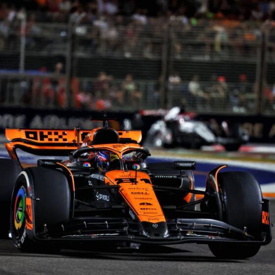 McLaren extends Piastri contract until the end of 2026