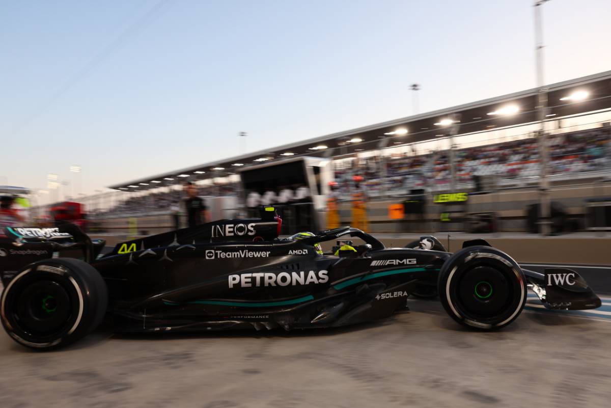 Hamilton ‘a bit surprised’ by Mercedes pace in Qatar