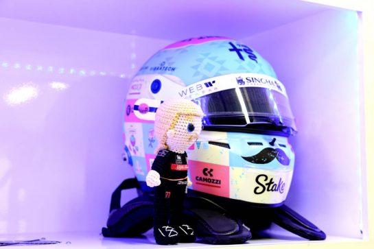 Valtteri Bottas (FIN) Alfa Romeo F1 Team - mascot.
27.10.2023. Formula 1 World Championship, Rd 20, Mexican Grand Prix, Mexico City, Mexico, Practice Day.
- www.xpbimages.com, EMail: requests@xpbimages.com &copy; Copyright: Bearne / XPB Images