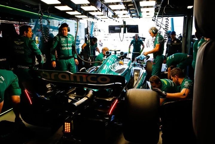 Aston Martin pushing for ‘standardized gearbox’ in F1 in 2026