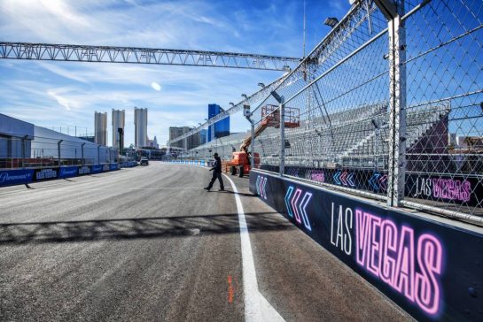 Circuit atmosphere - track detail.
14.11.2023. Formula 1 World Championship, Rd 22, Las Vegas Grand Prix, Las Vegas, Nevada, USA, Preparation Day.
- www.xpbimages.com, EMail: requests@xpbimages.com © Copyright: Bearne / XPB Images