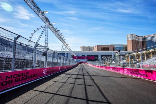 Circuit atmosphere - track detail.
14.11.2023. Formula 1 World Championship, Rd 22, Las Vegas Grand Prix, Las Vegas, Nevada, USA, Preparation Day.
- www.xpbimages.com, EMail: requests@xpbimages.com © Copyright: Bearne / XPB Images