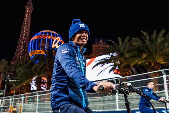 Alexander Albon (THA) Williams Racing rides the circuit.
14.11.2023. Formula 1 World Championship, Rd 22, Las Vegas Grand Prix, Las Vegas, Nevada, USA, Preparation Day.
- www.xpbimages.com, EMail: requests@xpbimages.com © Copyright: Bearne / XPB Images