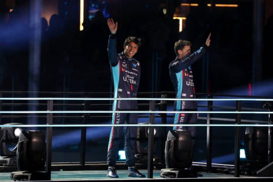 (L to R): Alexander Albon (THA) Williams Racing and Logan Sargeant (USA) Williams Racing - Opening Ceremony.
15.11.2023. Formula 1 World Championship, Rd 22, Las Vegas Grand Prix, Las Vegas, Nevada, USA, Preparation Day.
- www.xpbimages.com, EMail: requests@xpbimages.com © Copyright: Moy / XPB Images