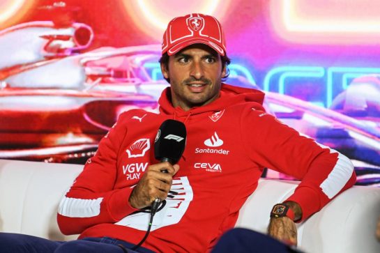 Carlos Sainz Jr (ESP) Ferrari in the FIA Press Conference.
15.11.2023. Formula 1 World Championship, Rd 22, Las Vegas Grand Prix, Las Vegas, Nevada, USA, Preparation Day.
- www.xpbimages.com, EMail: requests@xpbimages.com © Copyright: XPB Images