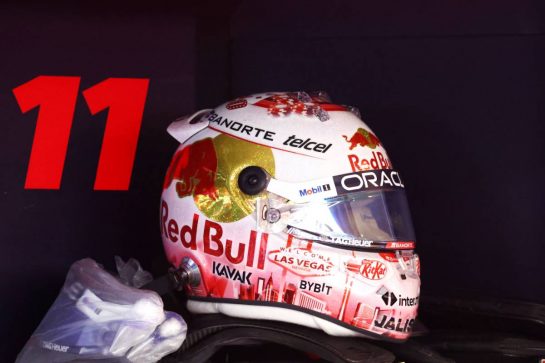 The helmet of Sergio Perez (MEX) Red Bull Racing.
16.11.2023. Formula 1 World Championship, Rd 22, Las Vegas Grand Prix, Las Vegas, Nevada, USA, Practice Day.
- www.xpbimages.com, EMail: requests@xpbimages.com © Copyright: Batchelor / XPB Images