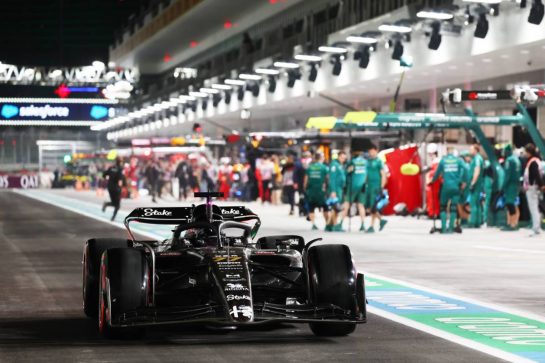 Valtteri Bottas (FIN) Alfa Romeo F1 Team C43 leaves the pits.
16.11.2023. Formula 1 World Championship, Rd 22, Las Vegas Grand Prix, Las Vegas, Nevada, USA, Practice Day.
- www.xpbimages.com, EMail: requests@xpbimages.com © Copyright: Batchelor / XPB Images