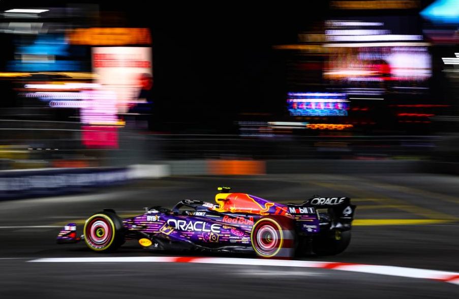 Sergio Perez (MEX), Red Bull Racing 16.11.2023. Formula 1 World Championship, Rd 22, Las Vegas Grand Prix, Las Vegas, Nevada, USA, Practice Day. - www.xpbimages.com, EMail: requests@xpbimages.com &copy; Copyright: Charniaux / XPB Images