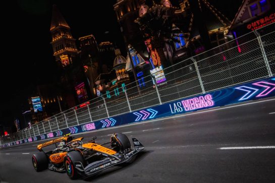 Lando Norris (GBR) McLaren MCL60.
16.11.2023. Formula 1 World Championship, Rd 22, Las Vegas Grand Prix, Las Vegas, Nevada, USA, Practice Day.
- www.xpbimages.com, EMail: requests@xpbimages.com © Copyright: Bearne / XPB Images