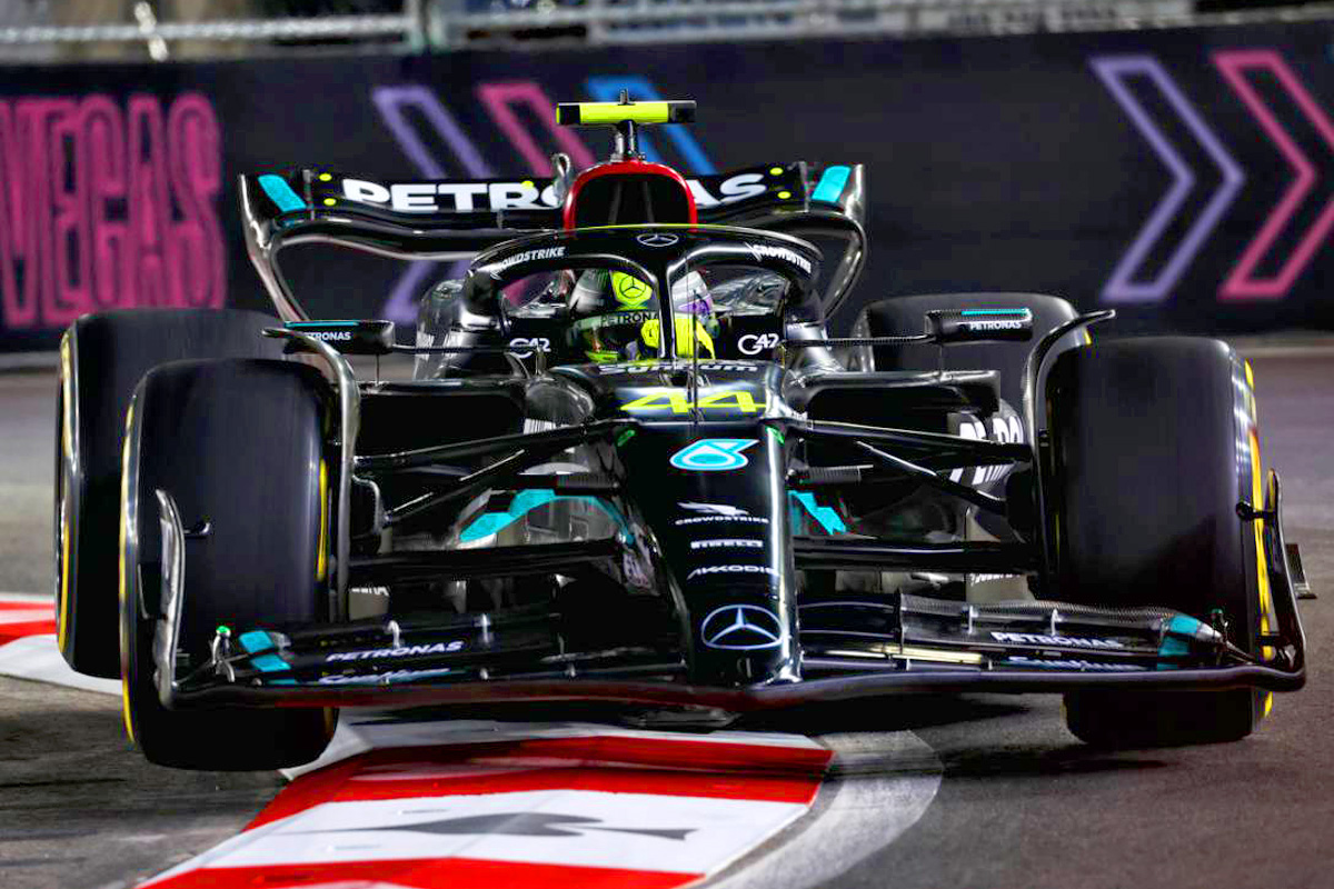 Lewis Hamilton (GBR) Mercedes AMG F1 W14. 17.11.2023. Formula 1 World Championship, Rd 22, Las Vegas Grand Prix, Las Vegas, Nevada, USA, Qualifying Day. - www.xpbimages.com, EMail: requests@xpbimages.com © Copyright: Coates / XPB Images