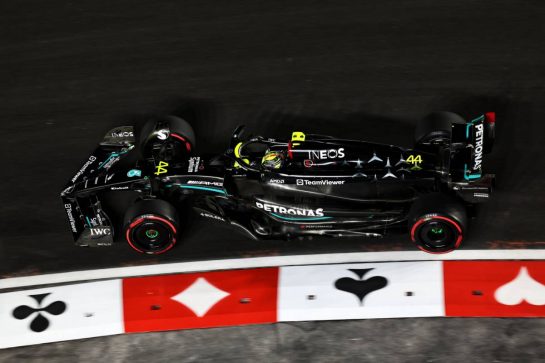 Lewis Hamilton (GBR) Mercedes AMG F1 W14.
17.11.2023. Formula 1 World Championship, Rd 22, Las Vegas Grand Prix, Las Vegas, Nevada, USA, Qualifying Day.
- www.xpbimages.com, EMail: requests@xpbimages.com © Copyright: Bearne / XPB Images