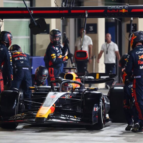 F1 teams escape penalties for Abu Dhabi pitstop infringement