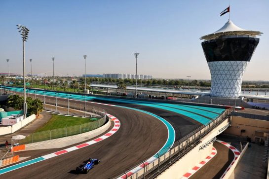 Alexander Albon (THA) Williams Racing FW45.
28.11.2023. Formula 1 Testing, Yas Marina Circuit, Abu Dhabi, Tuesday.
- www.xpbimages.com, EMail: requests@xpbimages.com © Copyright: Batchelor / XPB Images