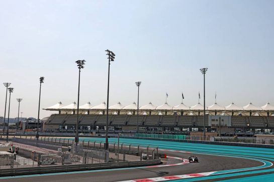 Oliver Bearman (GBR) Haas VF-23 Test Driver.
28.11.2023. Formula 1 Testing, Yas Marina Circuit, Abu Dhabi, Tuesday.
- www.xpbimages.com, EMail: requests@xpbimages.com © Copyright: Moy / XPB Images