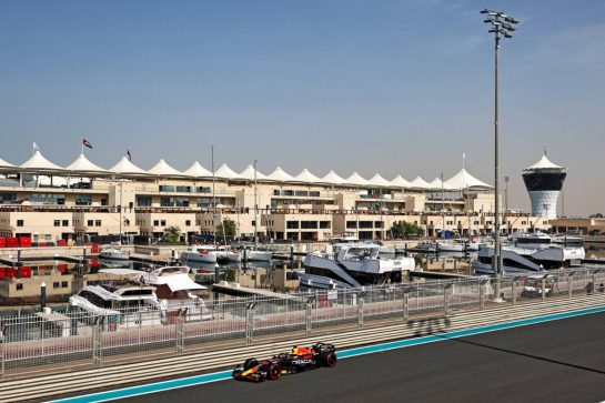 Jake Dennis (GBR) Red Bull Racing RB19 Test Driver.
28.11.2023. Formula 1 Testing, Yas Marina Circuit, Abu Dhabi, Tuesday.
- www.xpbimages.com, EMail: requests@xpbimages.com © Copyright: Moy / XPB Images