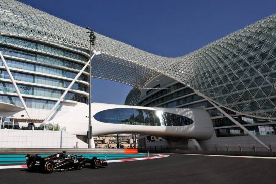 Zhou Guanyu (CHN) Alfa Romeo F1 Team C43.
28.11.2023. Formula 1 Testing, Yas Marina Circuit, Abu Dhabi, Tuesday.
- www.xpbimages.com, EMail: requests@xpbimages.com © Copyright: Moy / XPB Images