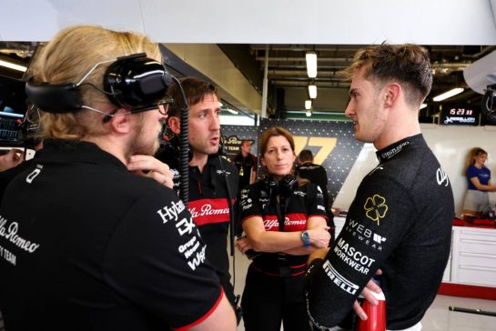 Theo Pourchaire (FRA) Alfa Romeo F1 Team Reserve Driver.
28.11.2023. Formula 1 Testing, Yas Marina Circuit, Abu Dhabi, Tuesday.
- www.xpbimages.com, EMail: requests@xpbimages.com © Copyright: Moy / XPB Images