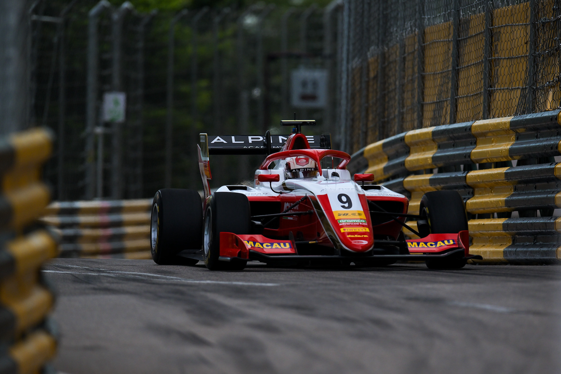 F3/GT: Minì shows his magic to take provisional Macau pole as Cairoli snaches top FP2 spot