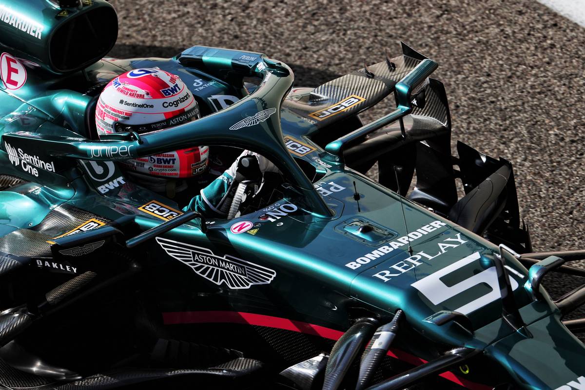 Sebastian Vettel (GER) Aston Martin F1 Team AMR21.
10.12.2021. Formula 1 World Championship, Rd 22, Abu Dhabi Grand Prix, Yas Marina Circuit, Abu Dhabi, Practice Day.
- www.xpbimages.com, EMail: requests@xpbimages.com © Copyright: Batchelor / XPB Images