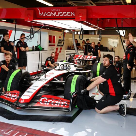 Bearman looks to Piastri to help plot his way into F1