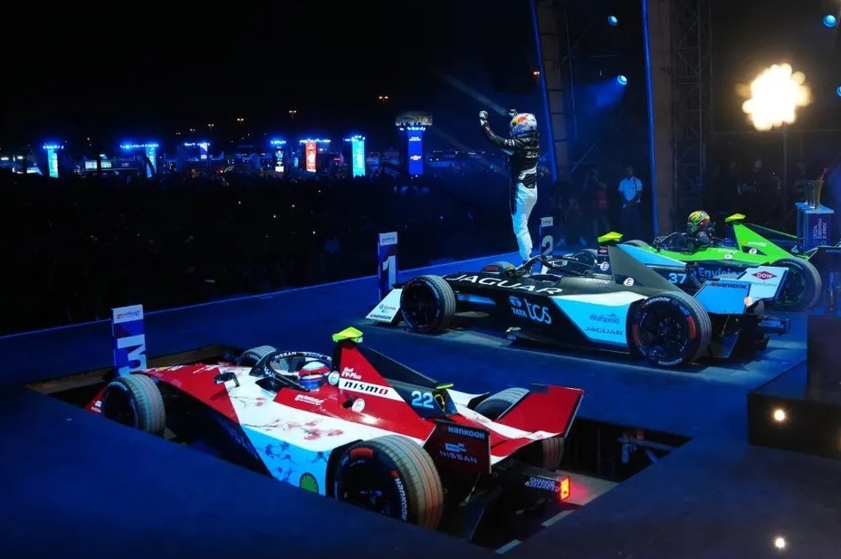 Cassidy conquers maiden win with Jaguar in second Diriyah E-Prix