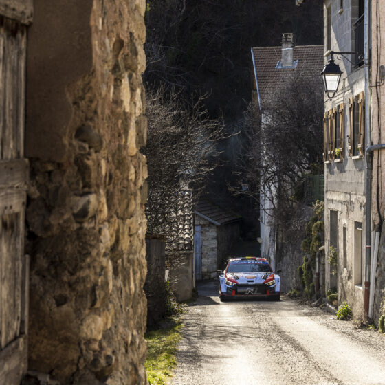 WRC – Intense battle at the top between Neuville and Ogier ahead of Rallye Monte-Carlo’s final